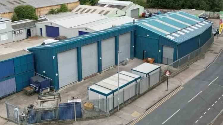 Industrial Workshops with Secure Yard and High Visibility