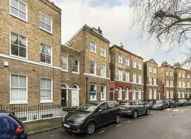 House For Sale in Gloucester Circus, London, England