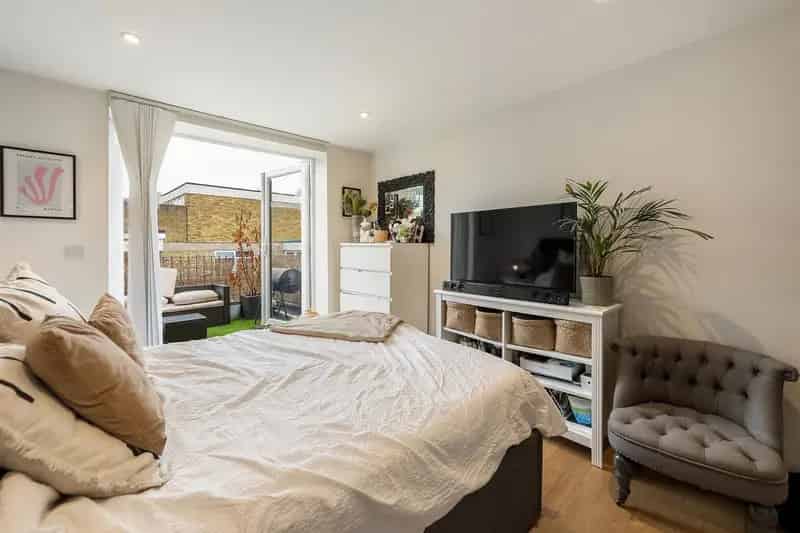 2 Bedroom Flat House to Rent near Brockwell Park