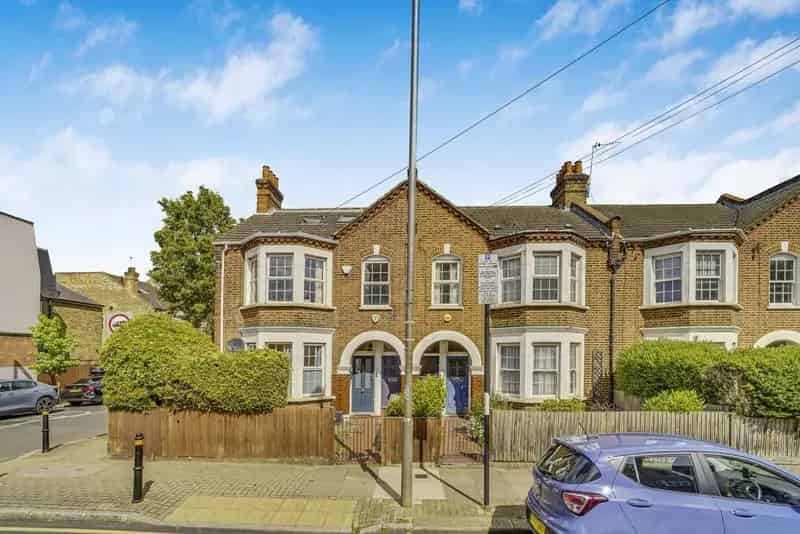 Spacious Period Maisonette Near Garratt Green Wandsworth
