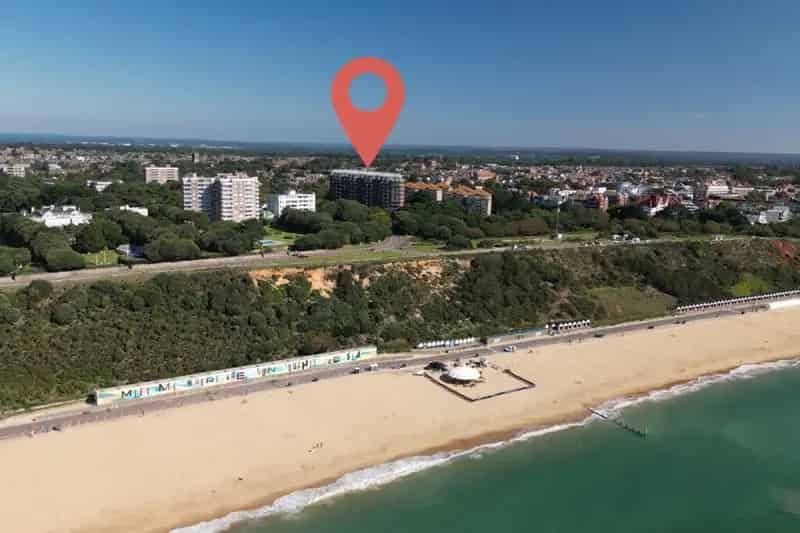 3 Bedroom Apartment for Sale in Bournemouth
