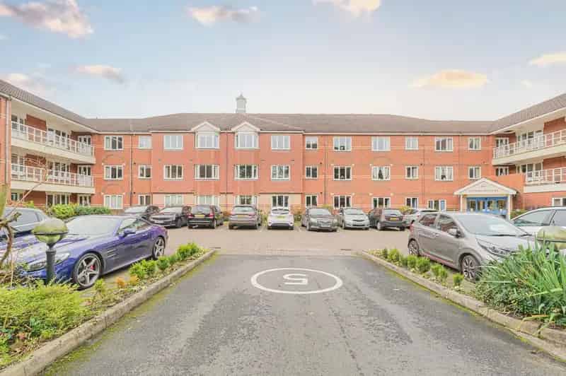 2 Bedroom Retirement Flat for Sale in Solihull