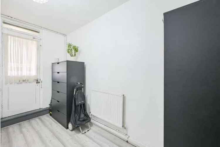 3 bed flat for sale