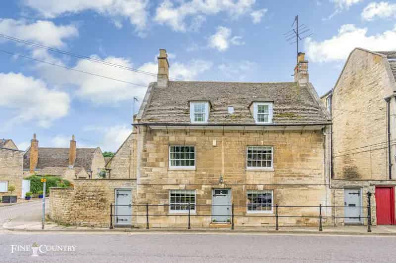 5 Bedroom Townhouse Stamford Grade II Listed