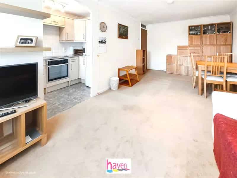 2 Bedroom Retirement Apartment Near East Finchley Station