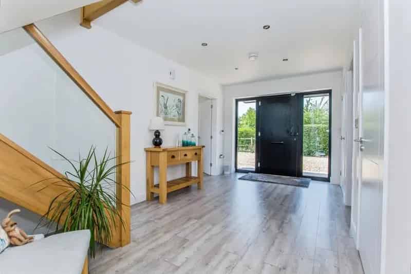 Family Home near Napoleonic Camp with Large Garden and Ensuite Bedrooms