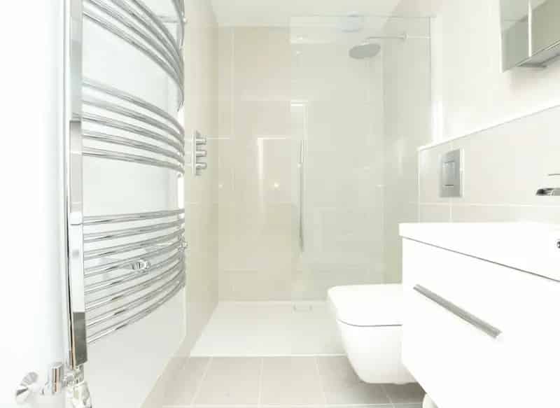 Refurbished One Bedroom Apartment with Patio