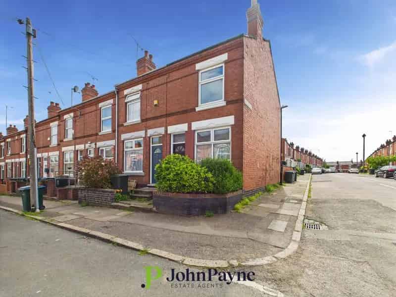 3 Bedroom End Terrace House to Rent