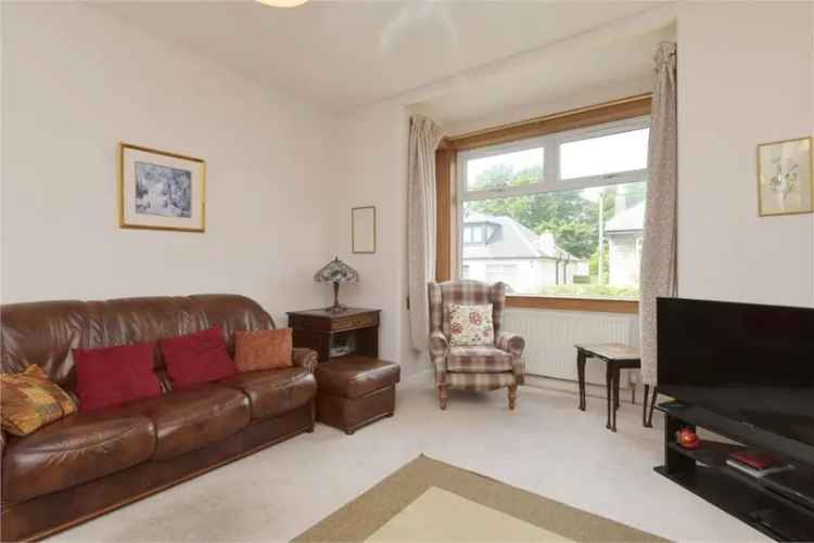 4 Bed Bungalow - Detached with 2 Reception Rooms