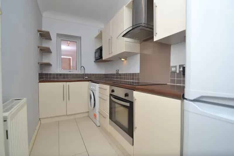 2 Bedroom Flat House to Rent in Leeds