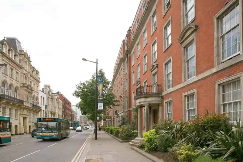 City Centre Studio Apartment For Rent