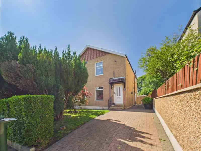3 Bedroom Flat House to Rent in Glasgow Kingspark