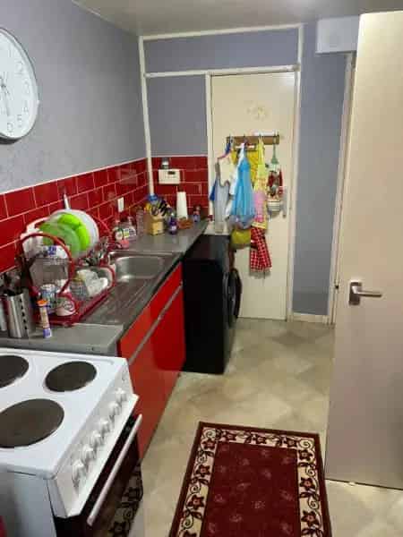 2 Bedroom Flat 10th Floor Large Living Room