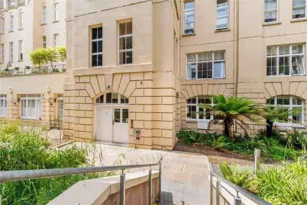 Edward VII Wing Apartment Bristol BS1 6SF