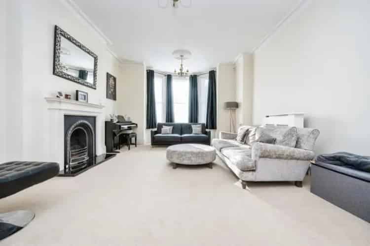 6 Bedroom Terraced House for Sale in Bedford
