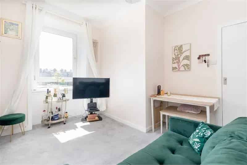 1 Bed Flat Top Floor Gorgie Edinburgh City Centre