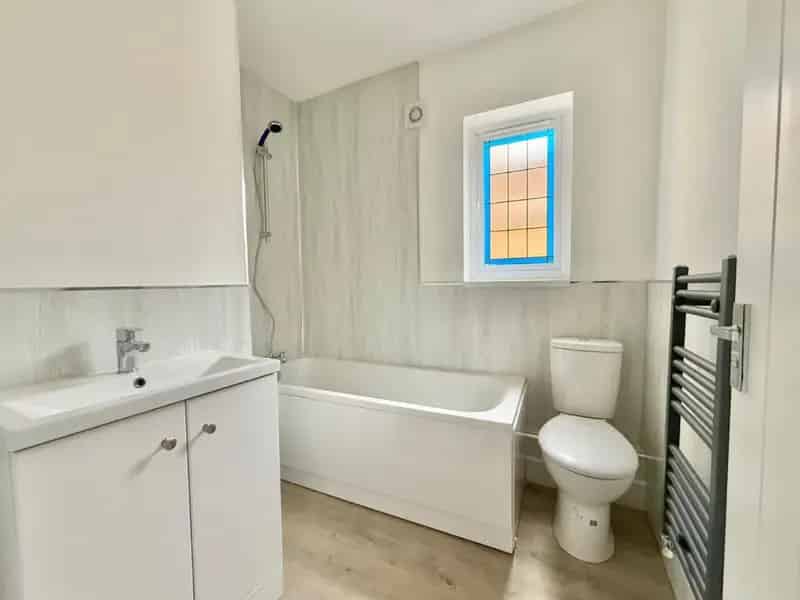 2 Bed 2 Bath Split Level Apartment For Sale