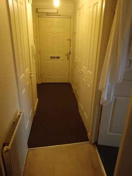 Flat For Rent in Borough of Runnymede, England