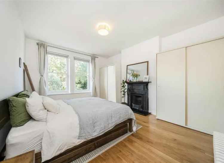 Flat For Sale in Lewisham Park, London, England