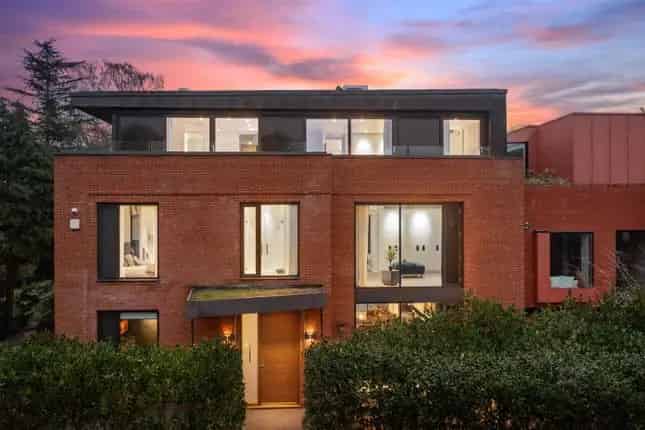Semi Detached House for Sale in London NW3