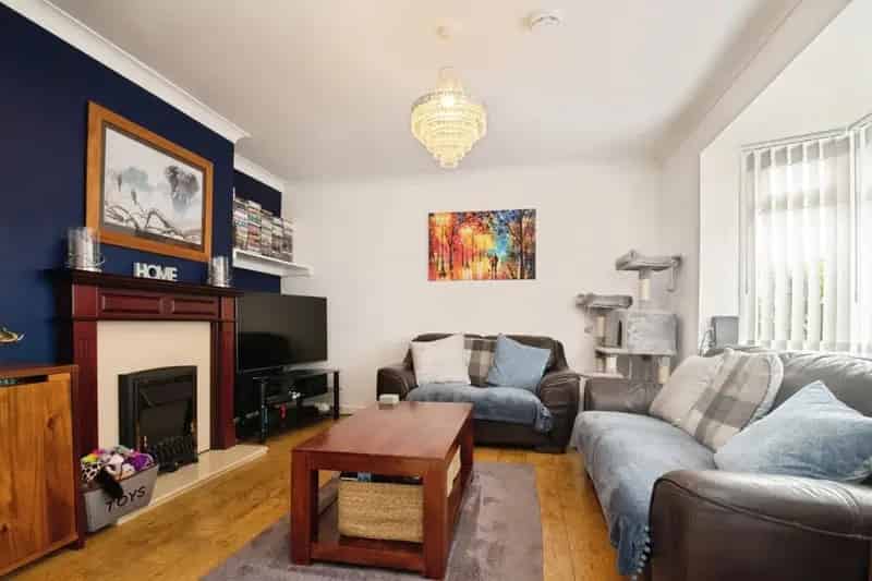 Five Bedroom Semi Detached Family Home With Dormer Loft Conversion