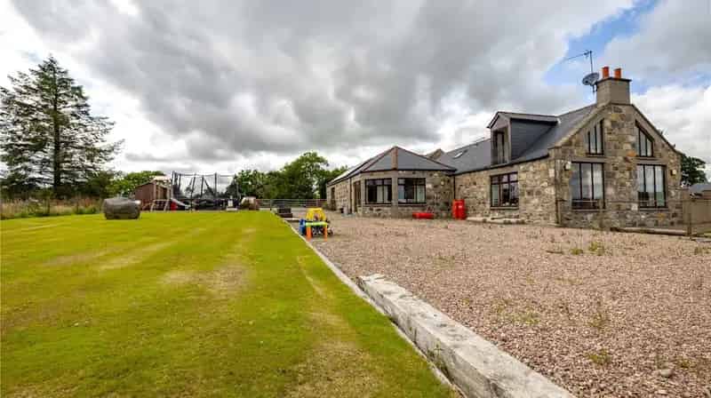 10 Bedroom Family Home with Workshop Aberdeenshire