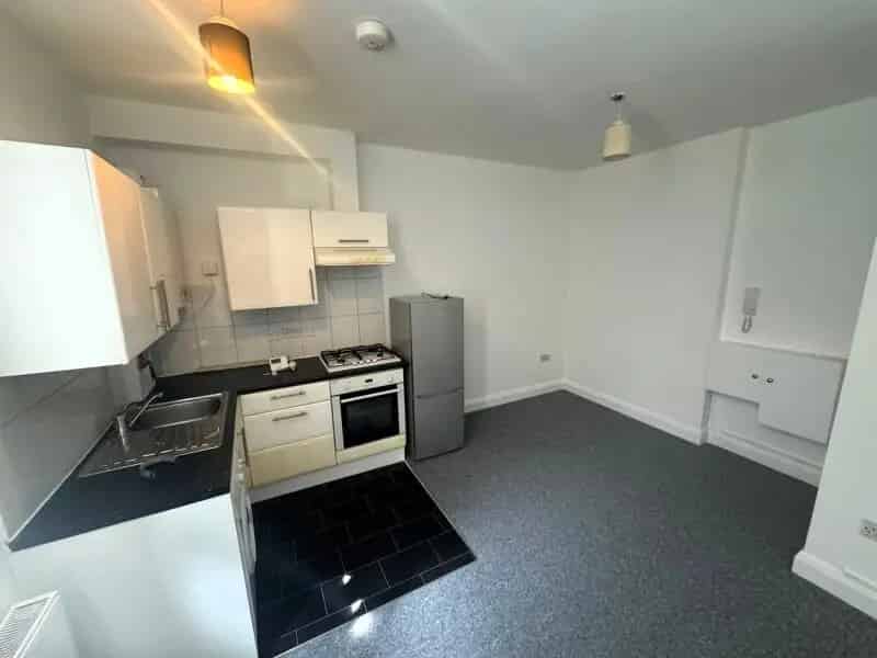 1 Bedroom Flat Bournemouth First Floor Recently Refurbished