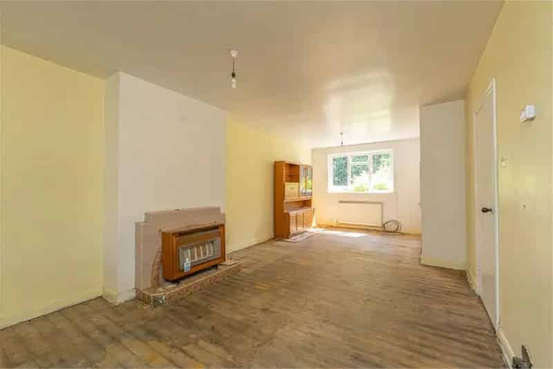 3 Bed Semi-Detached House Blackhall Edinburgh