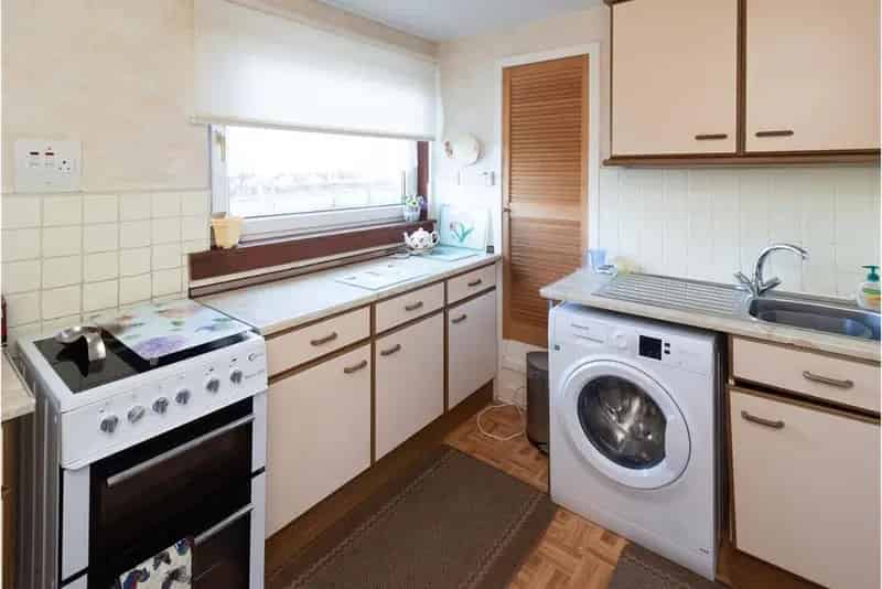 1 Bed Flat Sighthill First Floor 1 Reception Room