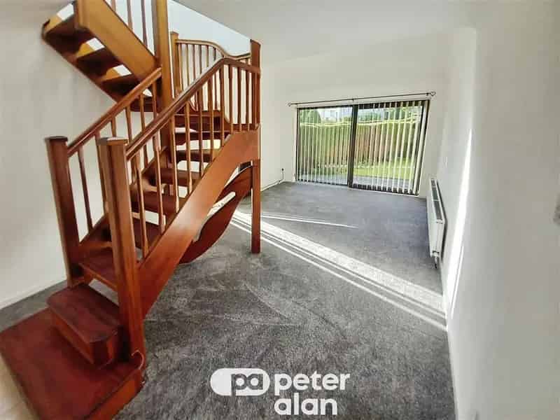 3 Bedroom Detached House Near Amenities
