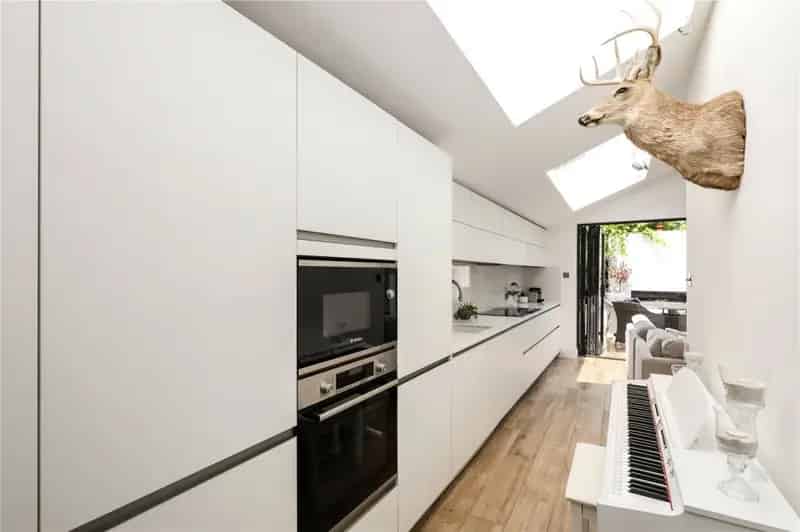 2 Bedroom Garden Flat for Sale in Putney