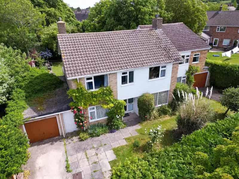 7 Bedroom Detached House for Sale