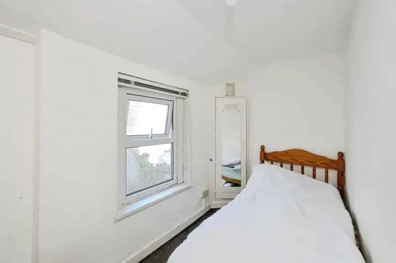5 Bedroom Teraced House For Sale