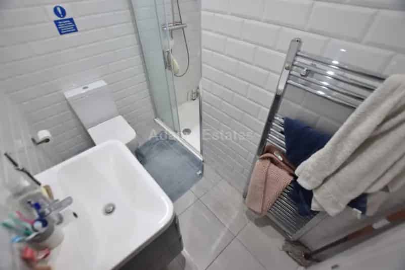 1 Bedroom House Share Reading Central Loft Room