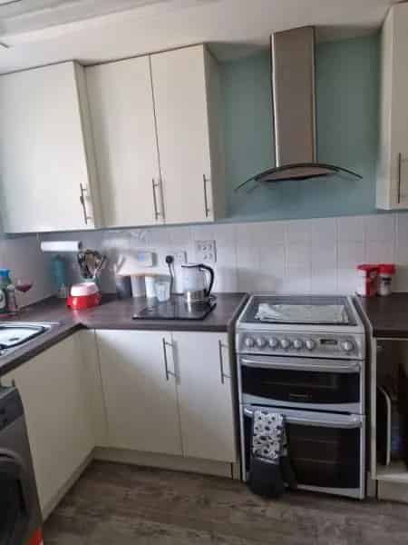 3 Bed Townhouse 2 Bath Parking Family Home
