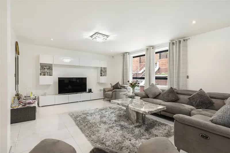 7 Bedroom Detached House for Sale Mapesbury Road London