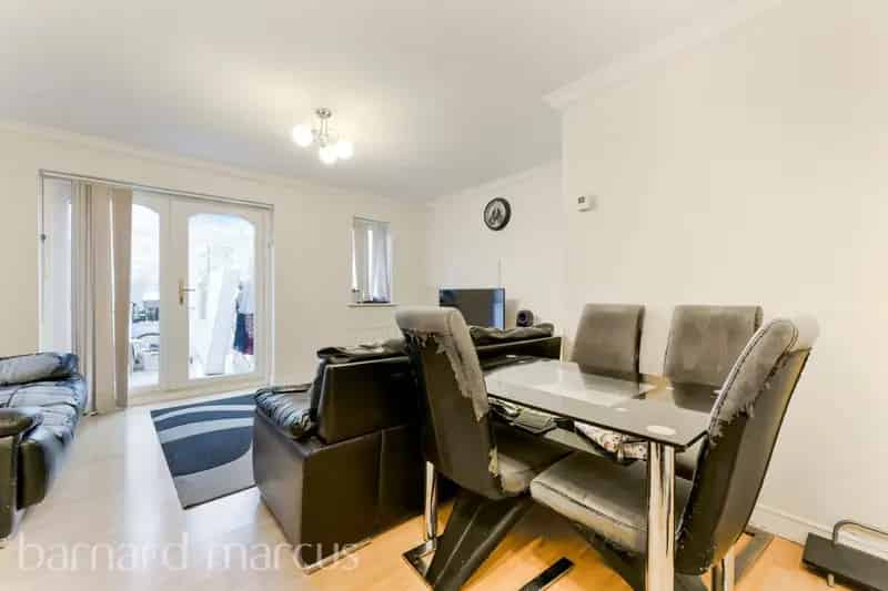 Spacious 3-Bedroom Family Home Near Worcester Park