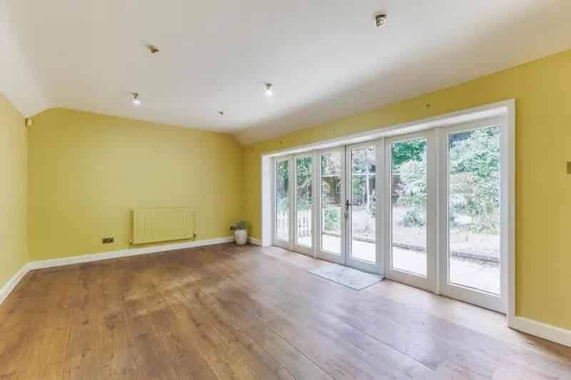 3 Bedroom Detached Cotswold House For Sale