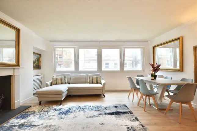 Flat for sale in Queen Anne Street, Marylebone, London W1G