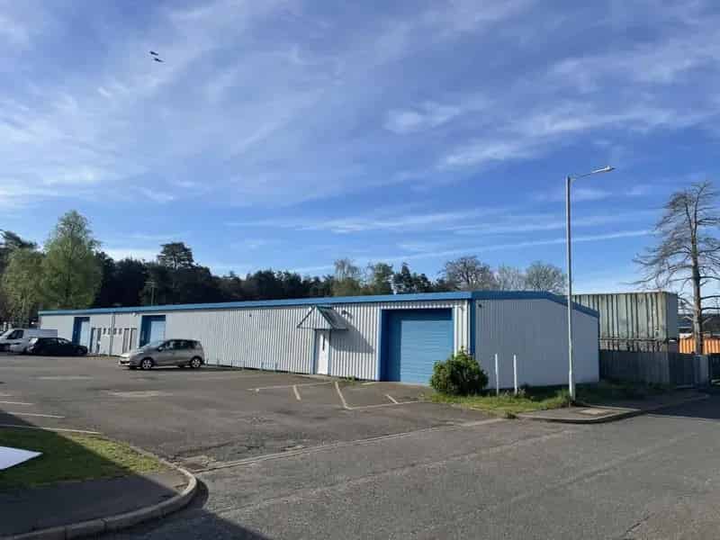 Warehouse Unit For Lease Steel Frame Construction