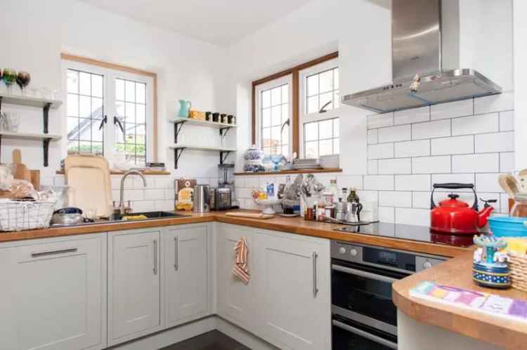 3 Bedroom Semi-Detached House for Rent