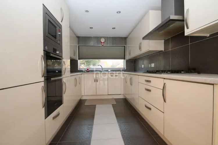 8 bedroom detached house for sale