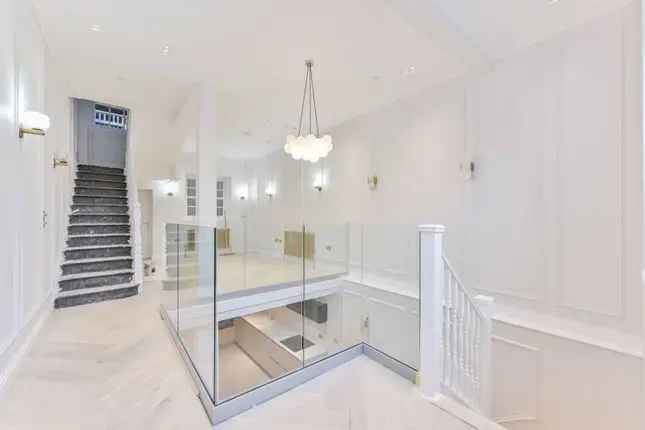 Detached house to rent in Union Street, London Bridge, London SE1