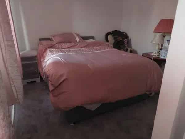 Mews Townhouse near Wellington with Garden and Parking