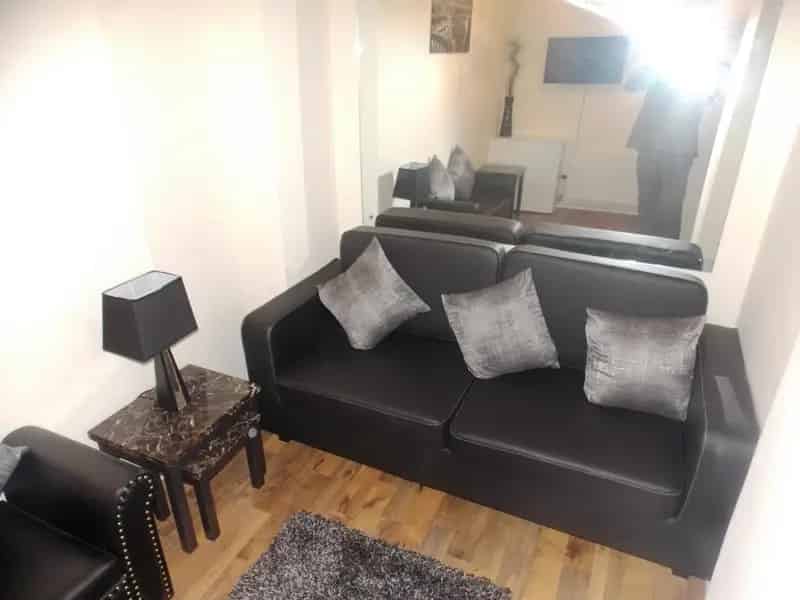 4 Bedroom Townhouse Near Bow Road Station