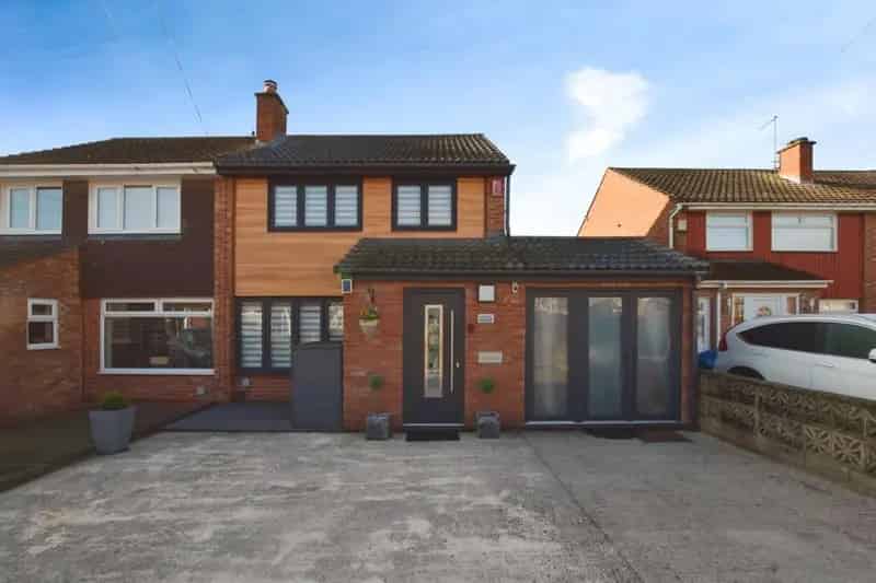 3 Bedroom Semi-Detached House for Sale
