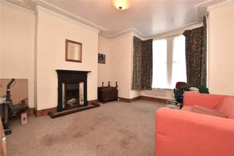 House For Sale in Leeds, England