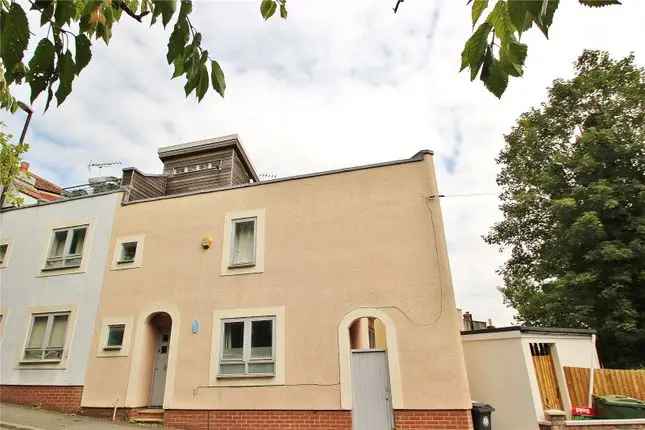 Two Bedroom Townhouse Kingsdown Bristol Roof Terrace City Views