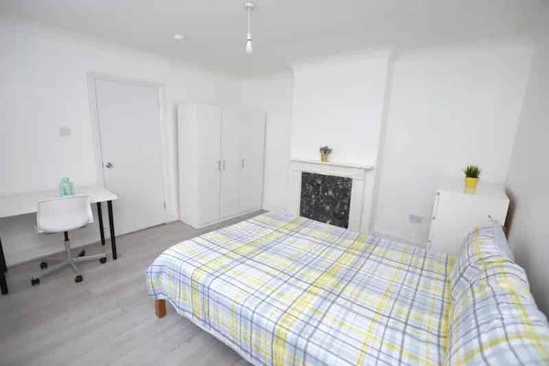 5 Bedroom Terraced House to Rent Near Stepney Green and Whitechapel
