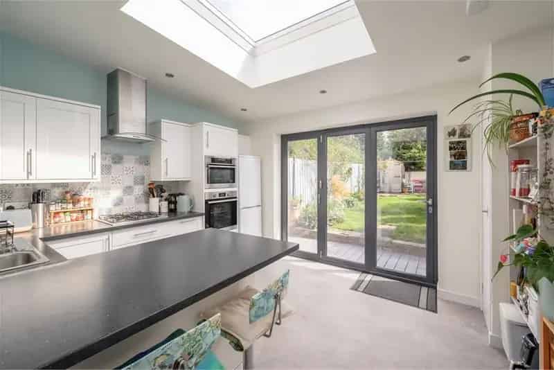 2 Bed Terraced House Near Leith Walk - City Centre